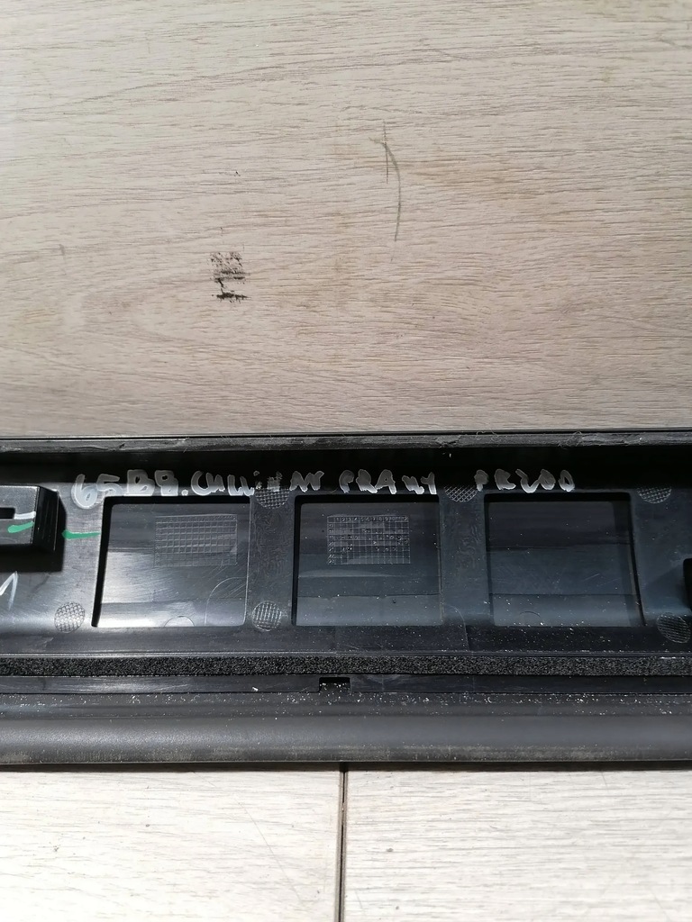 фото №8, Rolls royce cullinan молдинг двері правий перед 7448586-06