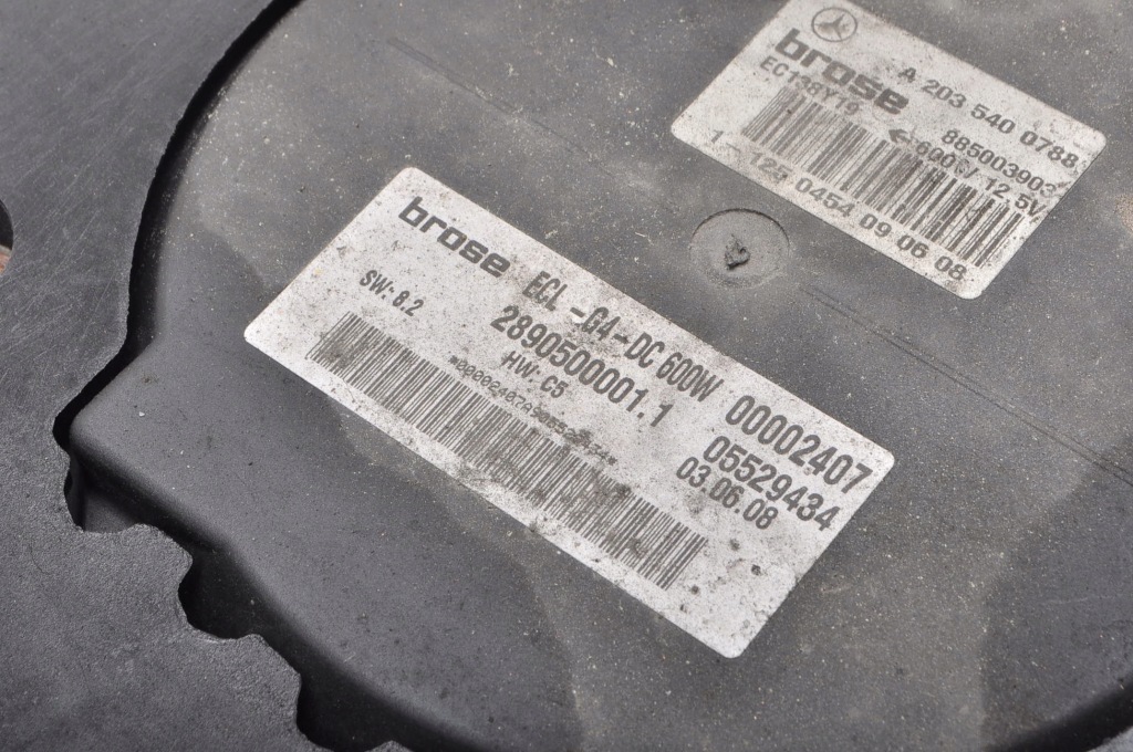 Mercedes w209 3.0 cdi вентилятор радиатора a2035400788 с Разборки