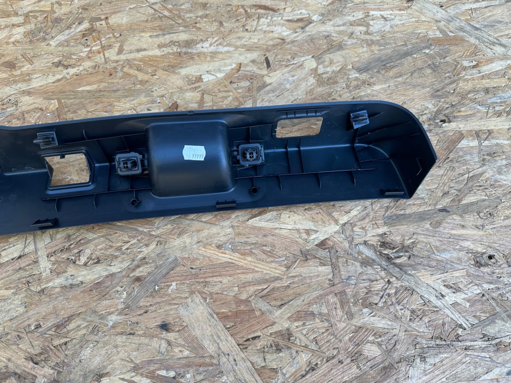 фото №10, Молдинг кронштейн накладка крышки задняя a2537400172 mercedes glc w253 x253