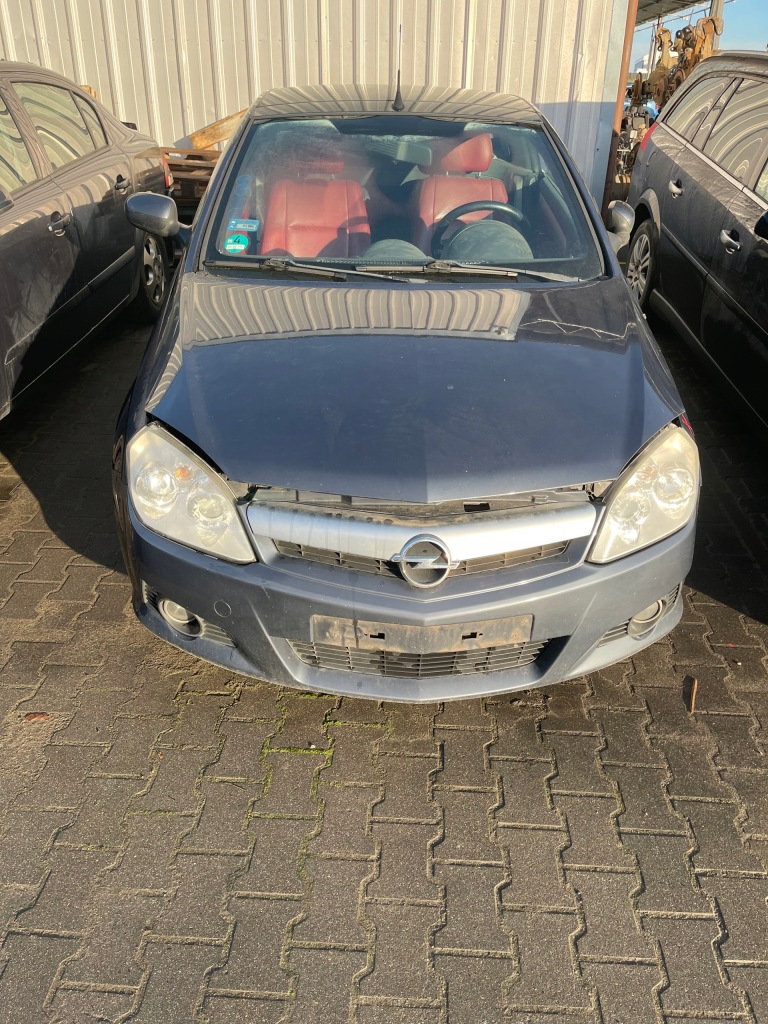 Купити Opel tigra b капот передня z168