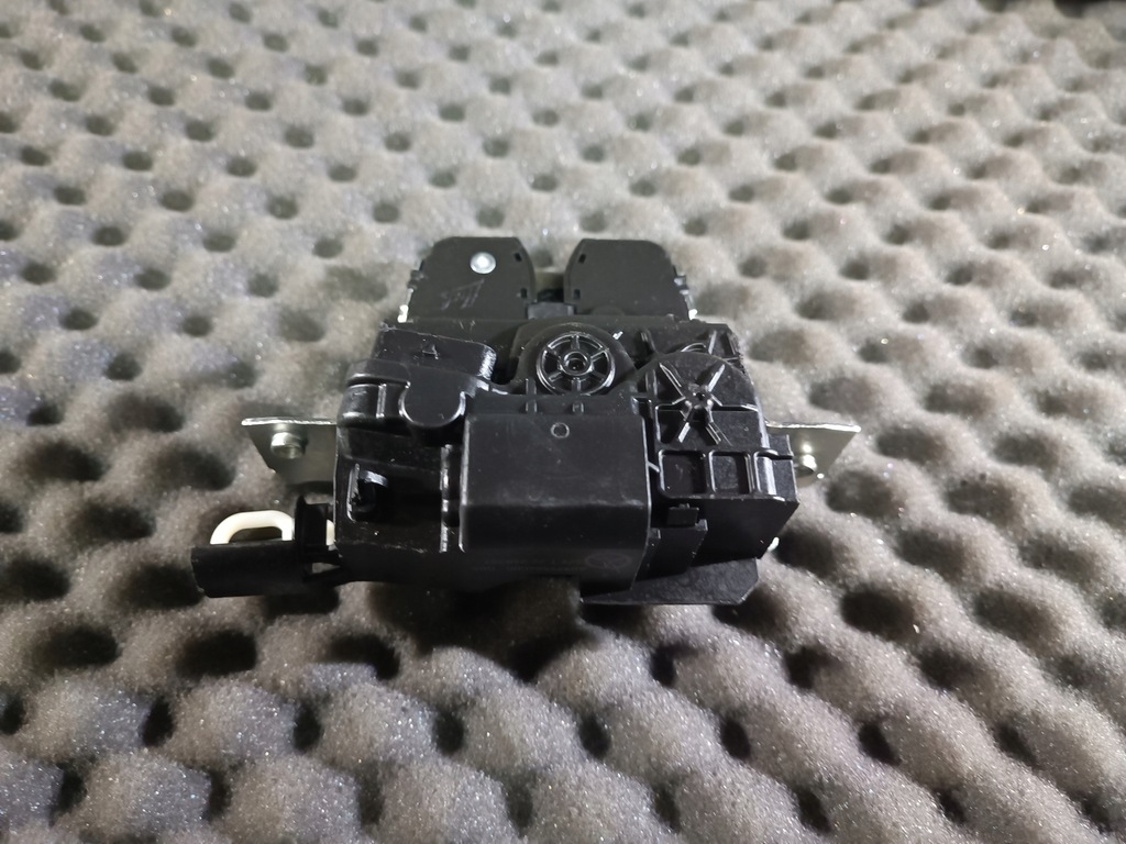 фото №1, Mercedes sl r232 замок крышки багажника 2327503600