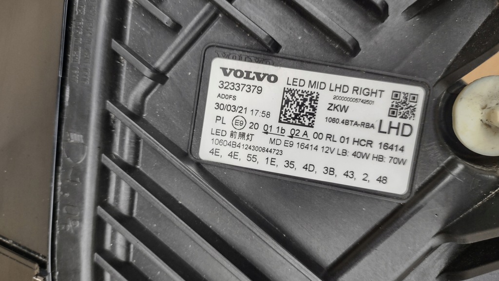 фото №11, Volvo xc60 ii 2 lift fl eu оригинальный номер 32337379 лампа правая mid led
