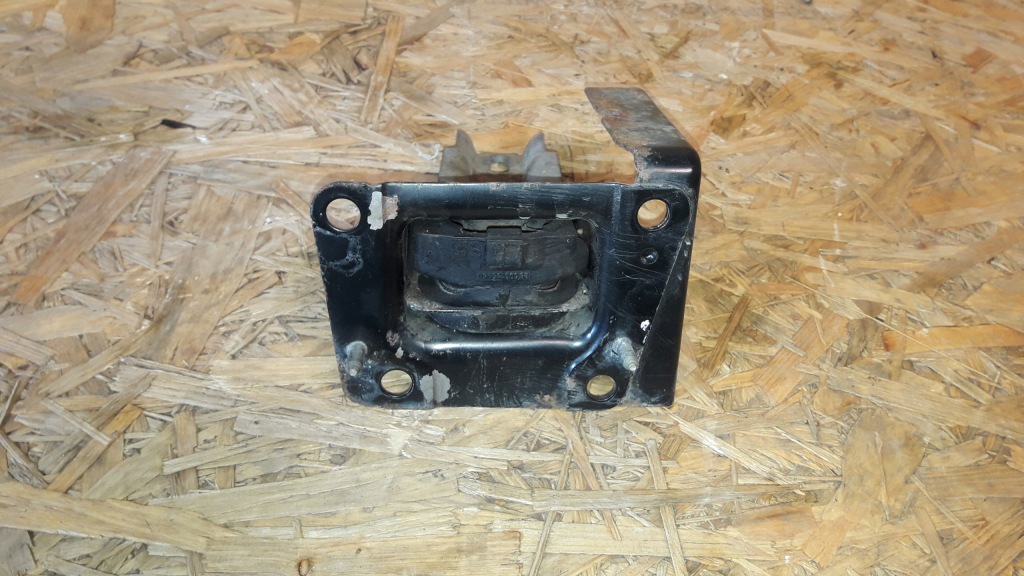 фото №3, Peugeot 1007 2006 r кронштейн двигателя левая