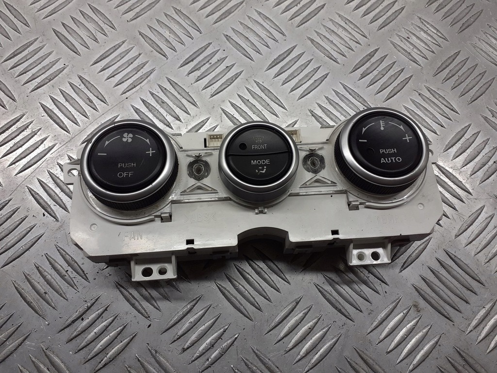 фото №1, Панель управление обдув mazda 6 2.0