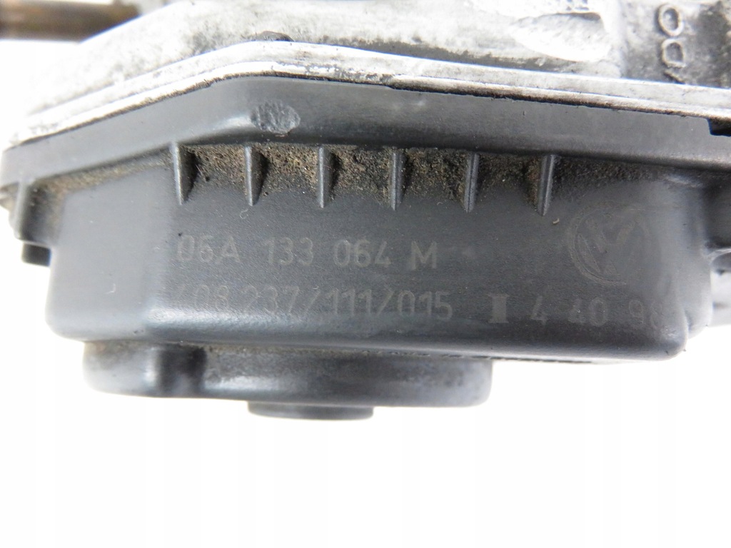 фото №6, Дроссельная заслонка vw golf iv 1.8 06a133064m