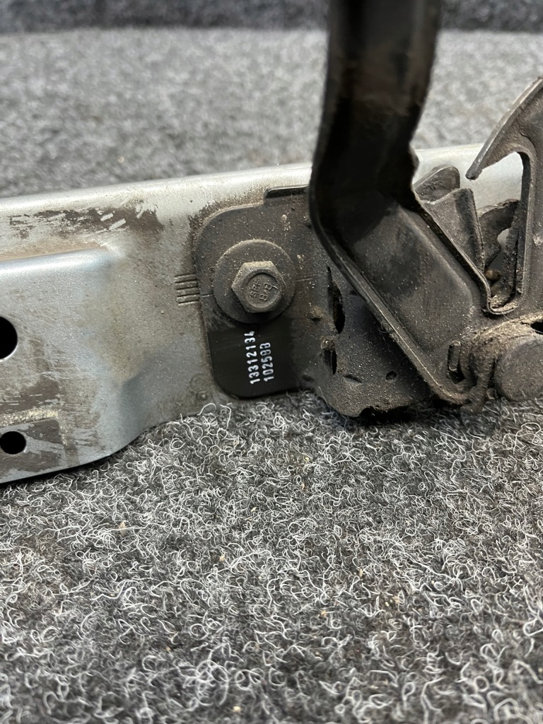 Opel astra j передний панель защёлочный верхний рама радиатора 13312474 в Украине