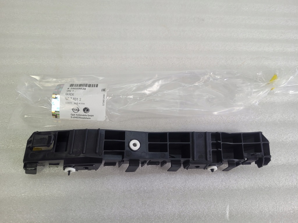 Купити Opel corsa e напрямна бампер задня лівий 39059838