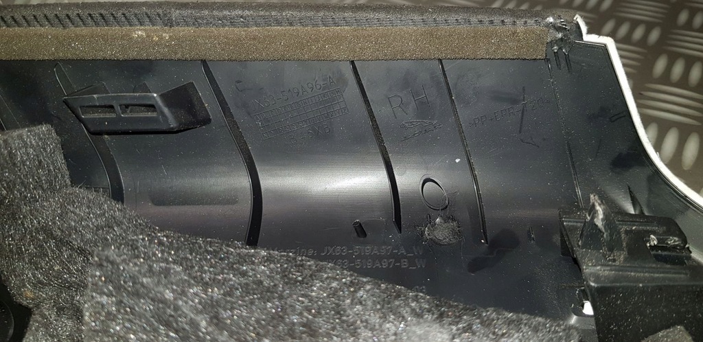 фото №10, Jaguar xf x260 kombi захист права задня обшивка стійка c заднього alcantara