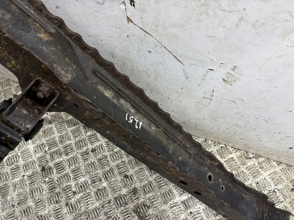 фото №10, Lexus ct 200h 2012 нижні кронштейн радіатора