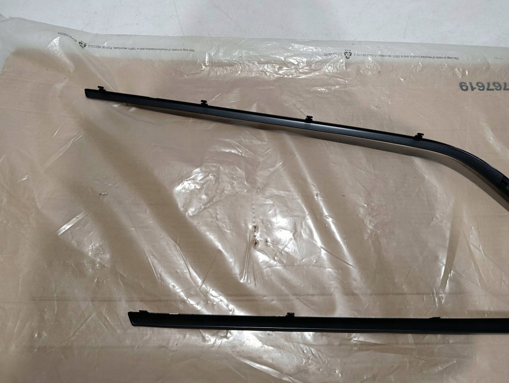 фото №5, Молдинг dekor стекло правый задняя volvo v90 cross country 32219275