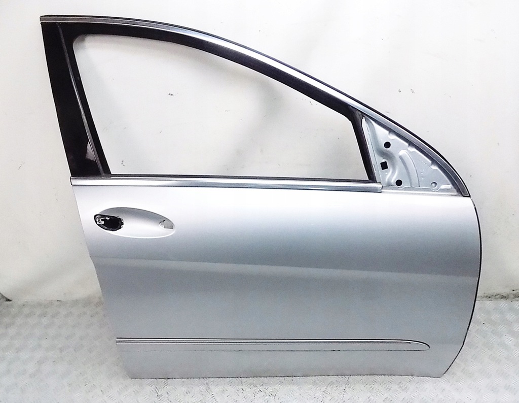 фото №1, Дверь правое перед - mercedes r-klasa w251 c775