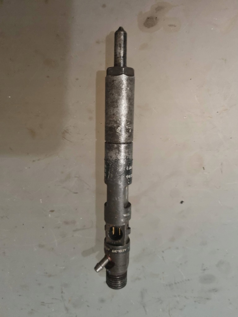 фото №1, Инжектор форсунка renault scenic ii 1.5 dci 8200365186 8200049873
