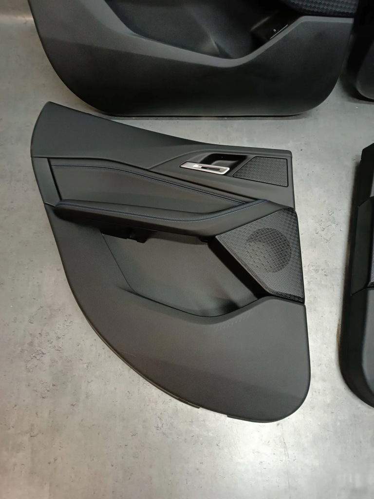 фото №4, Bmw 2 active tourer u06 обшивки двері комплект