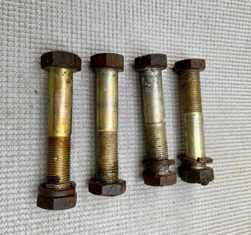 Mercedes-benz 200 300 w123 1976 болти важеля задній комплект . Недорого