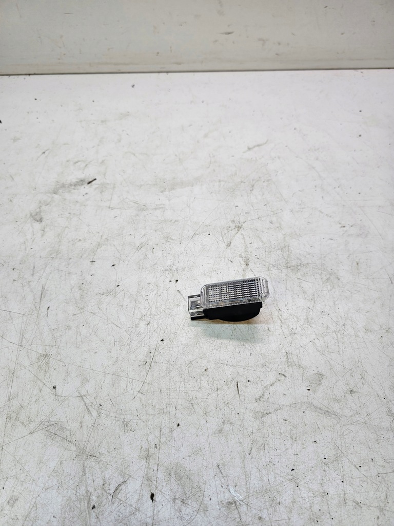 фото №1, Лампа освещение дверь audi a3 a4 a6 3b0947415b