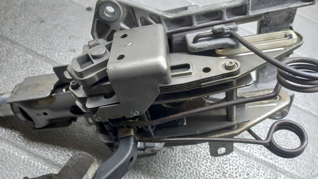 фото №5, Колонка рулевая audi a4 b6 01r 2.0b 8e0953549l