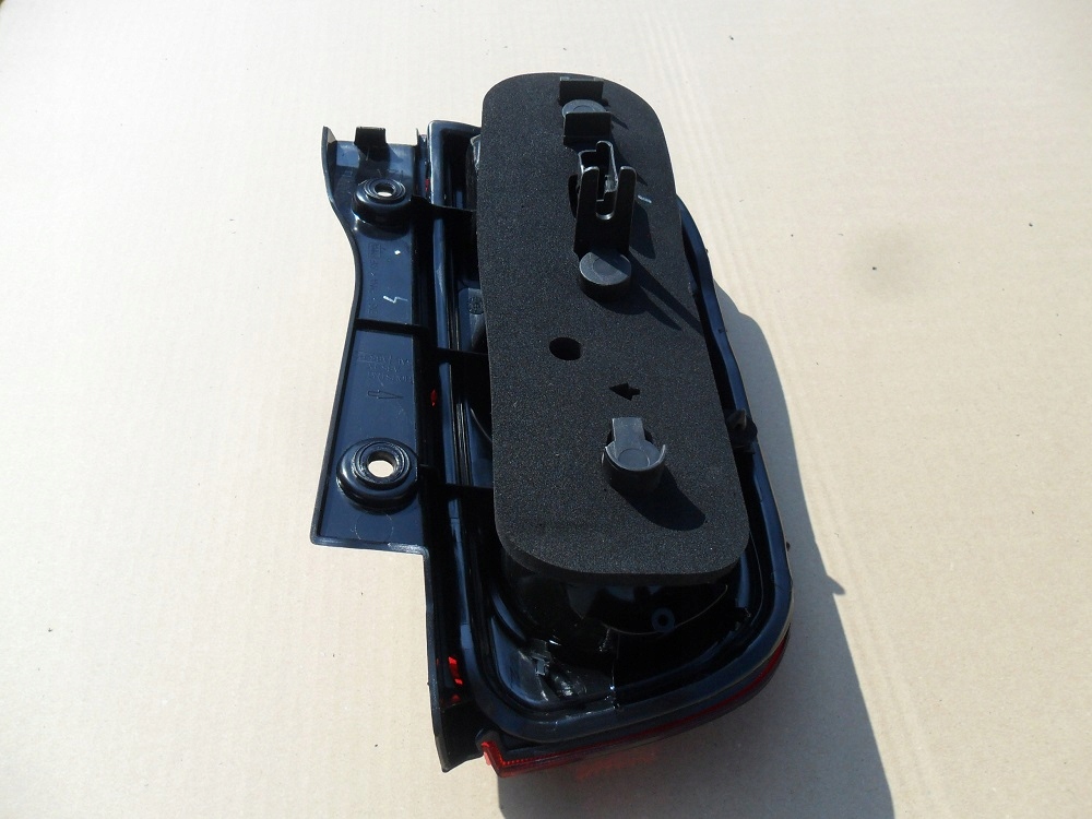 фото №9, Nissan micra k12 2003 2004 2005 лампа задня права