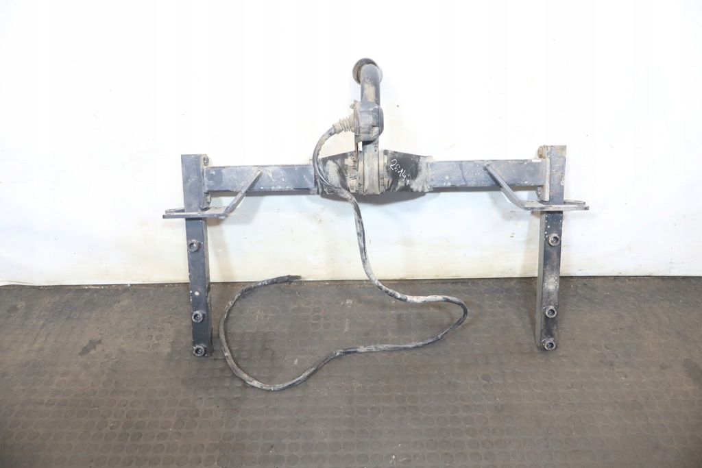 фото №1, Hak буксировочный subaru legacy v lift