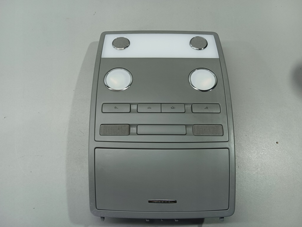 фото №1, Лампа потолочный vw phaeton lift 3d0907135f