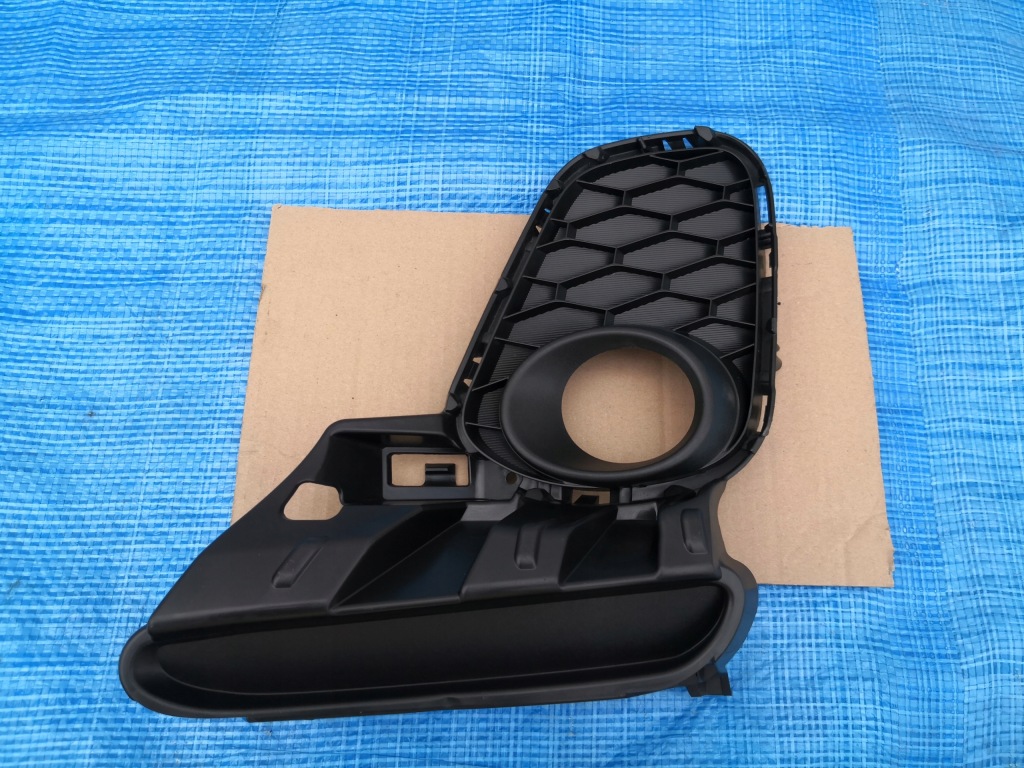 Купить Mazda 3 11-13 решётка левая бампер перед na противотуманная фара