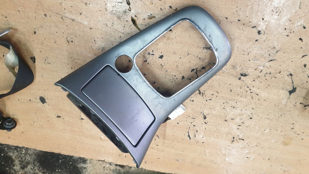 фото №1, Toyota avensis t25 lift бардачок рамка