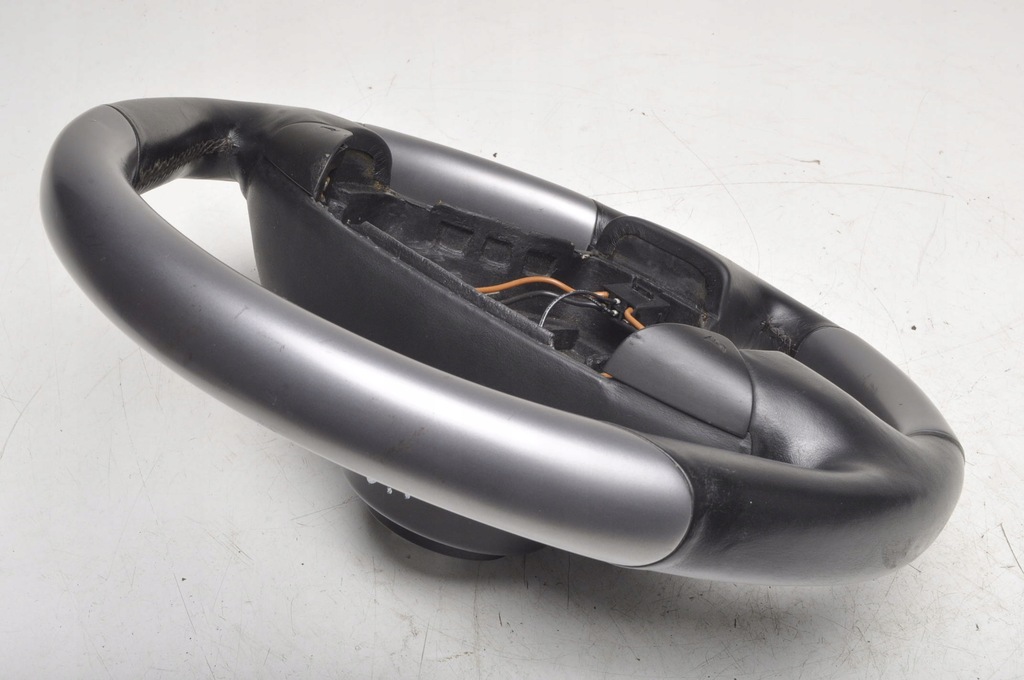 фото №11, Aston martin vanquish i vantage воздуховод кожаный