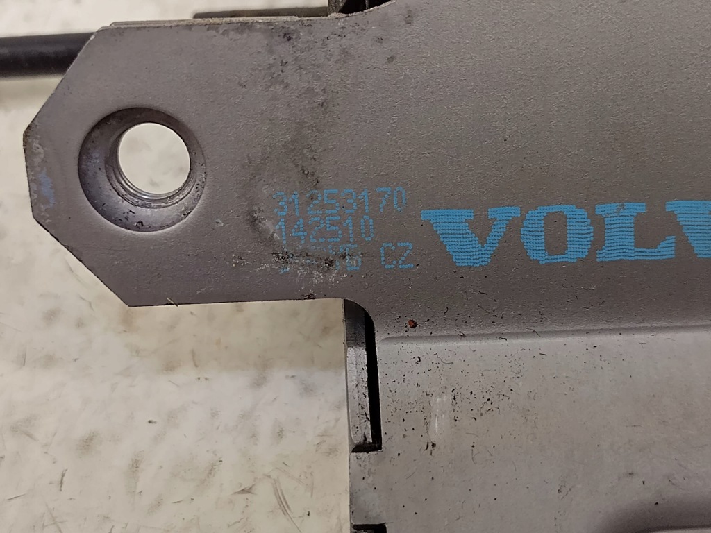 фото №6, Volvo xc60 1 i 08-13 замок кришки задній багажника 31253170