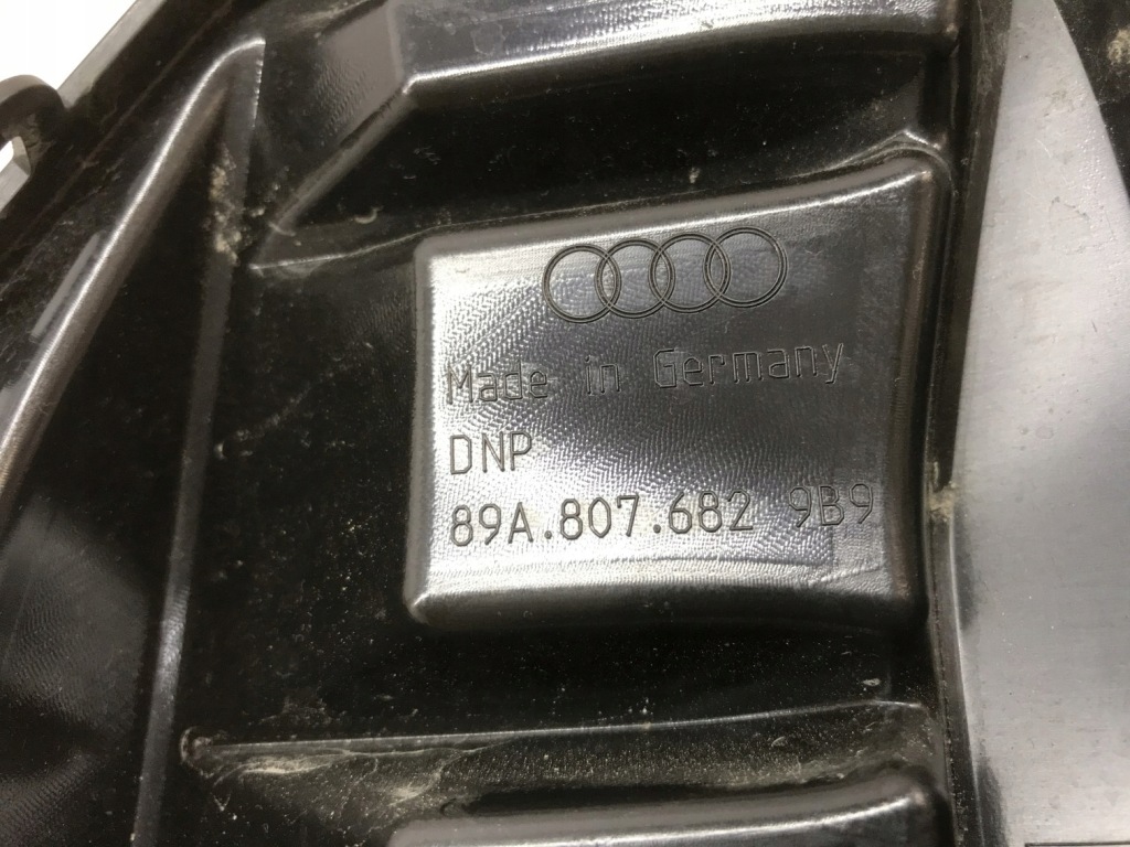 фото №9, Audi q4 e-tron решітка бампера права 89a807682