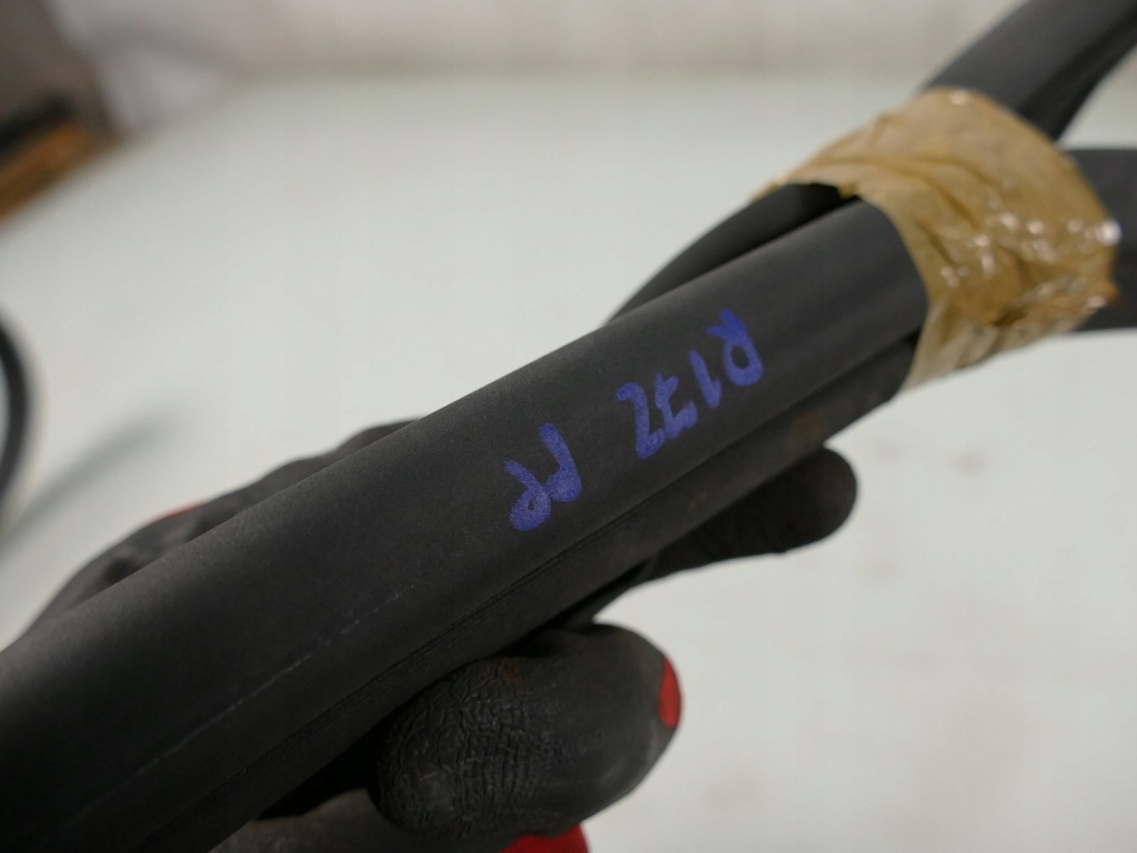 фото №3, Mercedes r172 slk w172 прокладка дверь правая