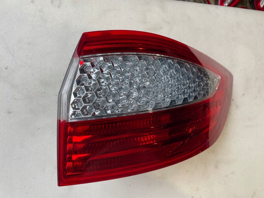 Ford mondeo mk4 универсал лампа задний  задняя левая 7s71-13405-b правая 7s71-13404-b с Разборки