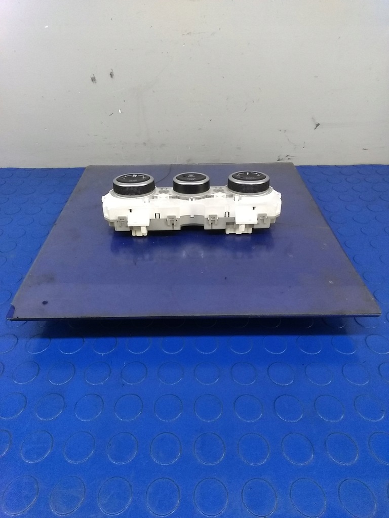 фото №1, Панель кондиционера обдув e6a sn22 mazda 6 i lift 05-08 исправный