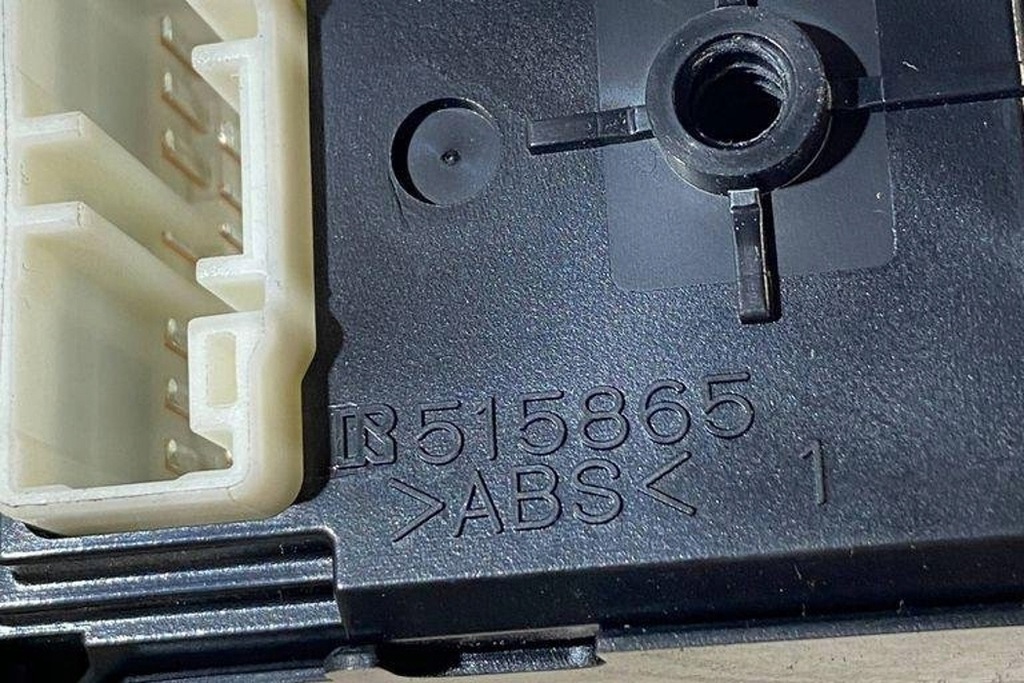 фото №11, Кнопка управление окон задних левых дверь subaru outback be, bh