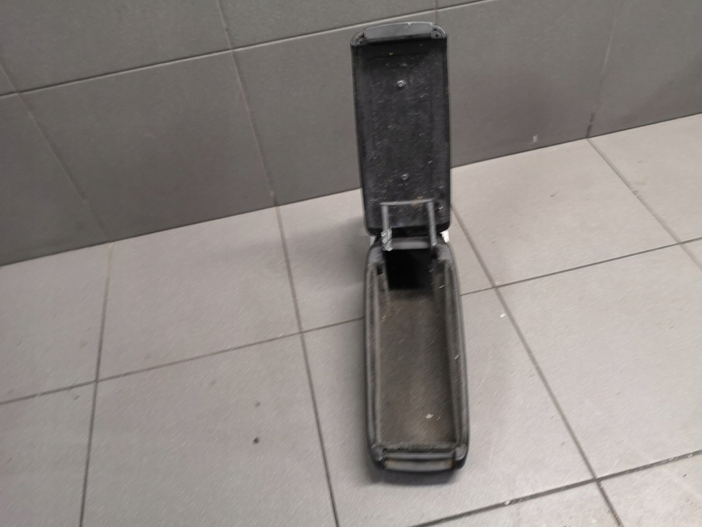 фото №11, Подлокотник чёрный кожа средний audi a6 c5