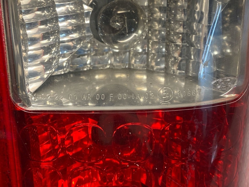 фото №8, Ford transit 2010 правая сторона лампа задняя