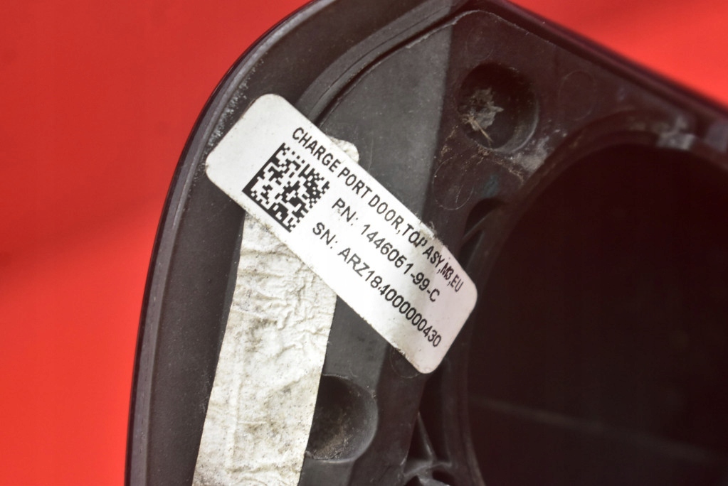 фото №9, Крышка порт зарядки 1446051-99-c tesla model 3 17-21
