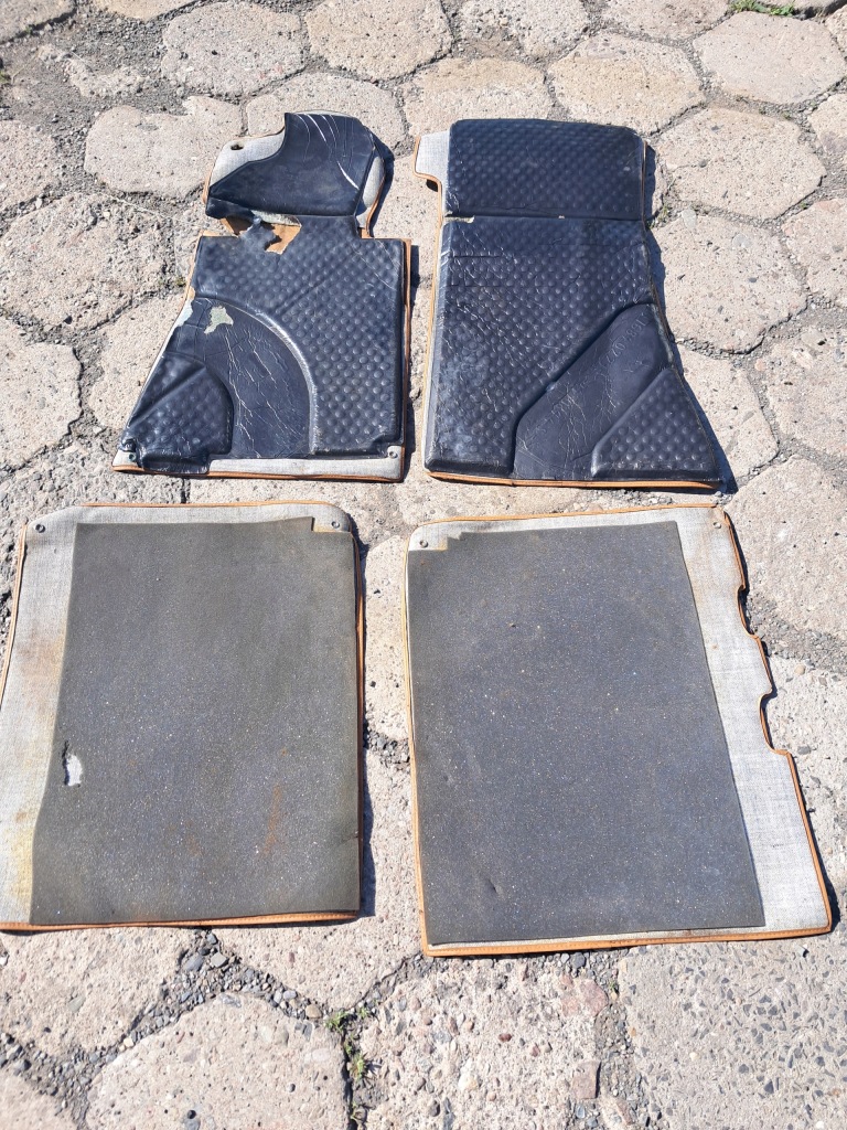 Килимки mercedes 107 sl slc 1076840330 комплект Недорого