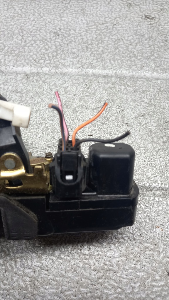 фото №4, Замок правый перед chrylser pt cruiser 01r