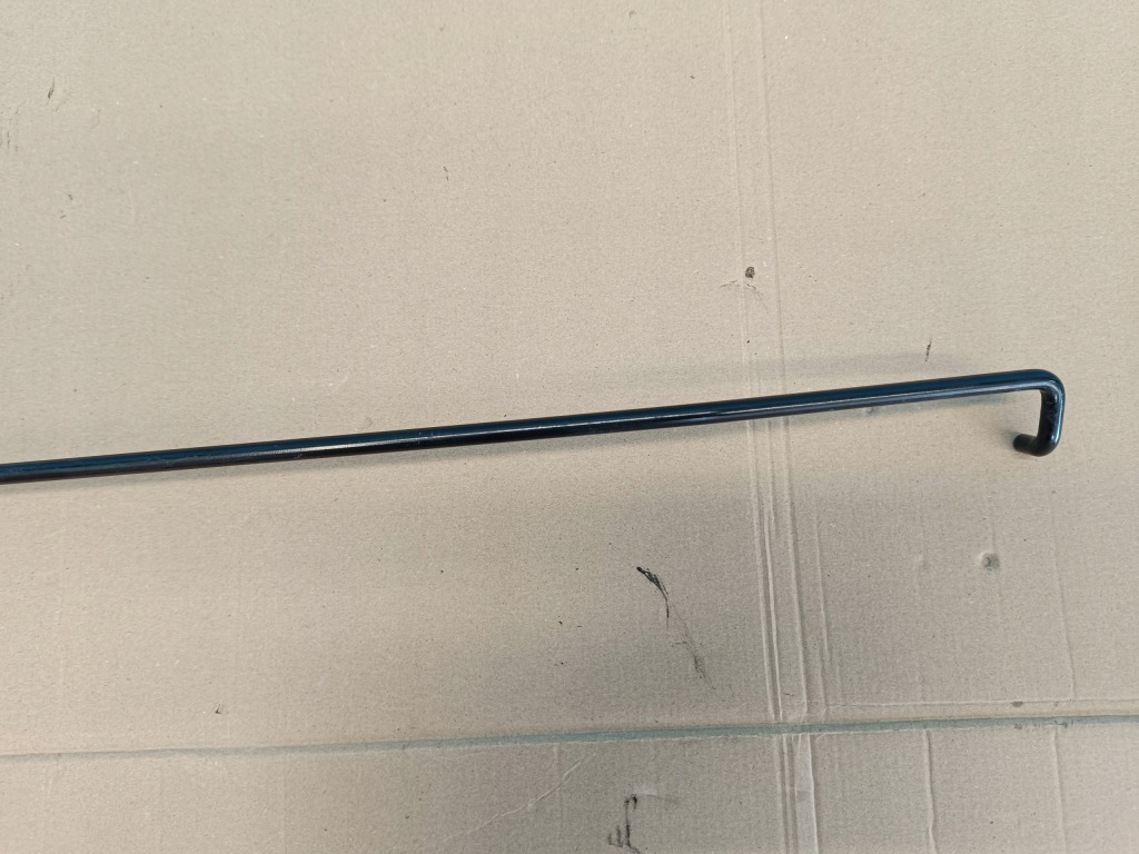 фото №8, Vw golf 8 variant lift 1.5 tsi 110kw 2024 r проволока опора капот 5h0823363