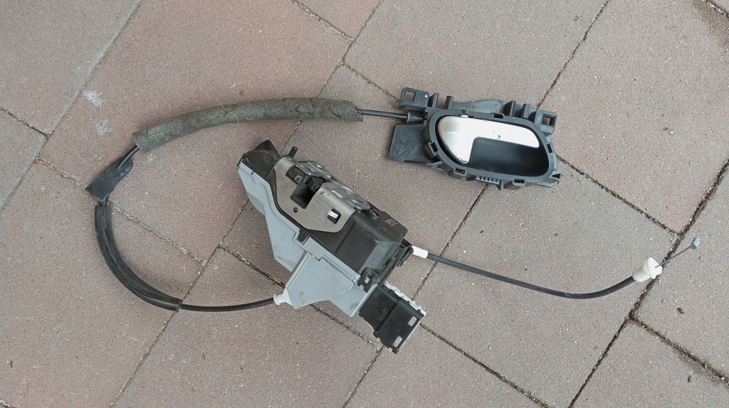 фото №1, Partner berlingo ii iii 2008 -замок дверь перед передний правый psa828412