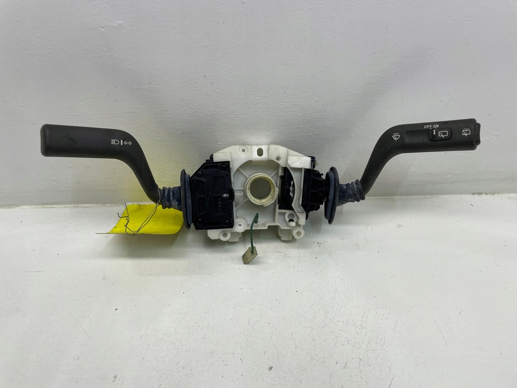 фото №1, Рычаг переключатель 30858496 volvo