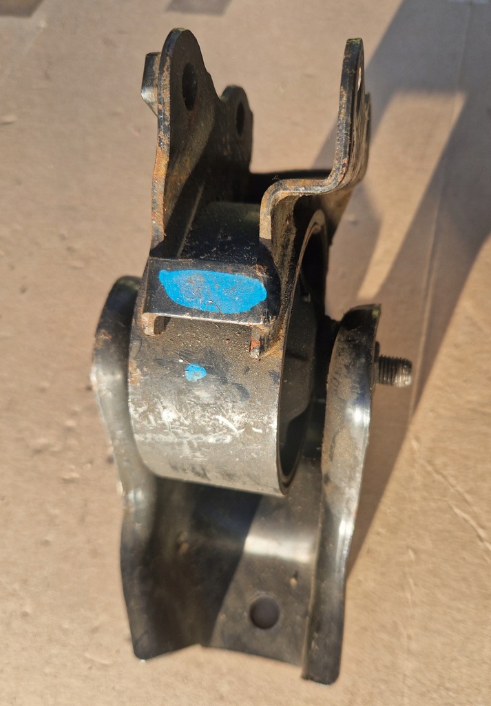 фото №5, Kia magentis 2.5 v6 подушка двигателя кронштейн кронштейн