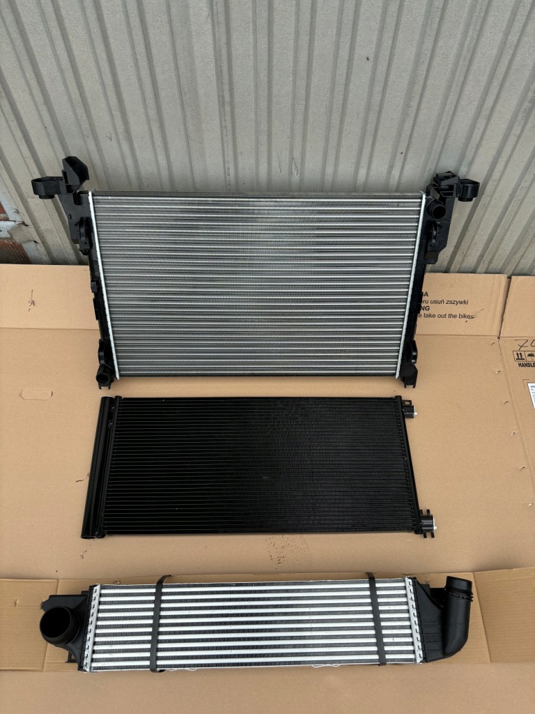 фото №1, Renault trafic iii 2014 - комплект радіатор 1.6 d