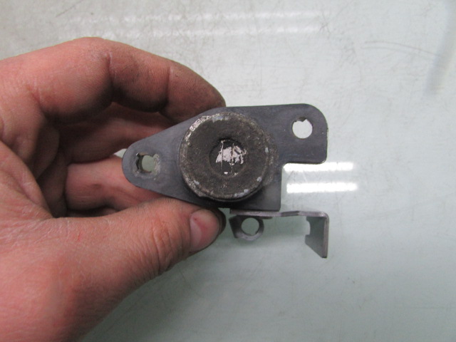 фото №1, M m35h 11r замок вкладка крышки задняя задний