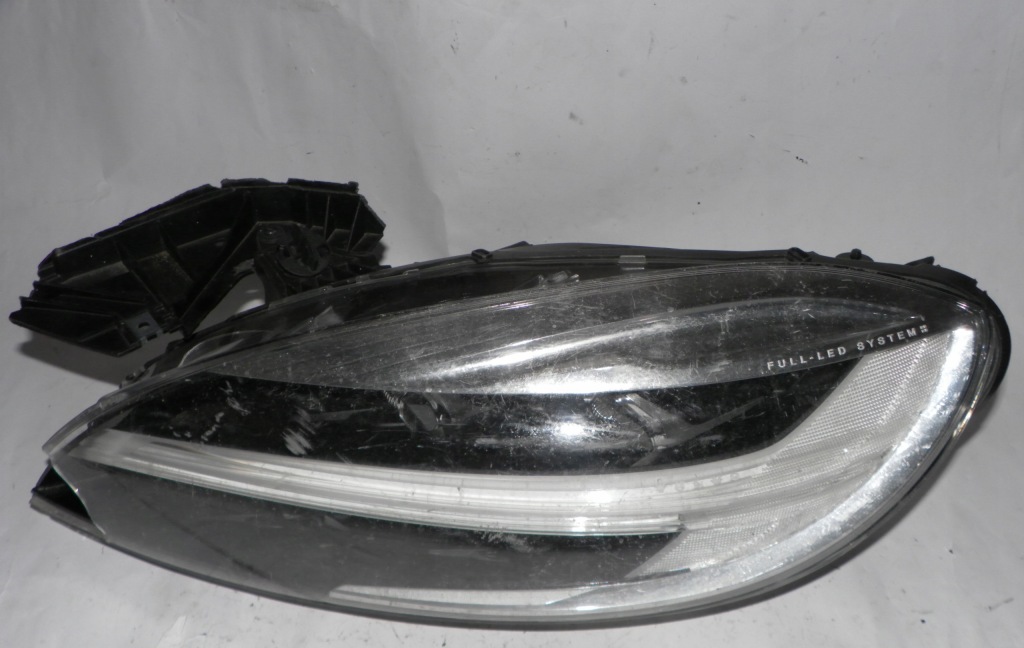 Купить Volvo v40 2 2 рестайлинг  фара фара led левый левая 31677018