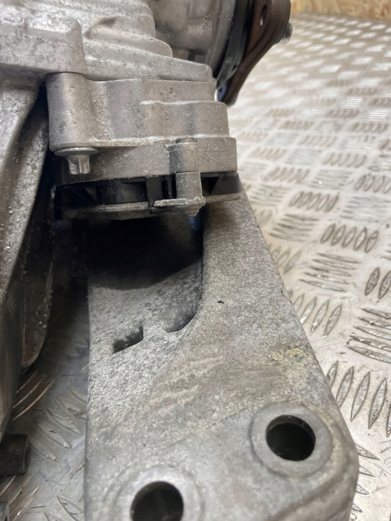 фото №9, Bmw оригинальный номер 7649784 7649785 f25 редуктор коробки приборная регулятор редуктор