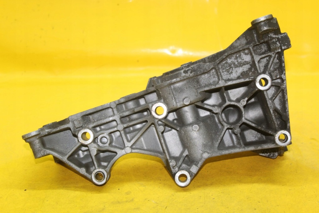 Кронштейн генератора 03g903143d blb a4 b7 2.0 tdi Недорого