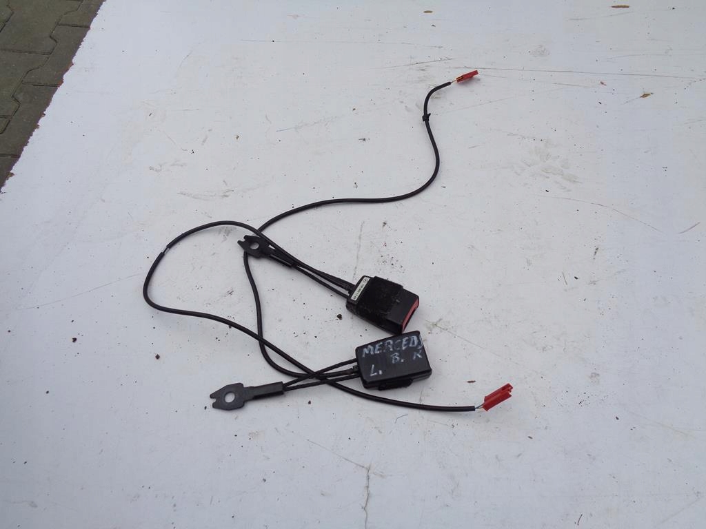 Купити Пряжка поперечина правий перед mercedes b w245