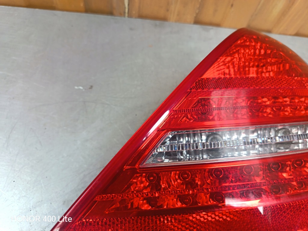 Mercedes s-klasa w221 фара правая задняя задняя a2218201464 с Разборки