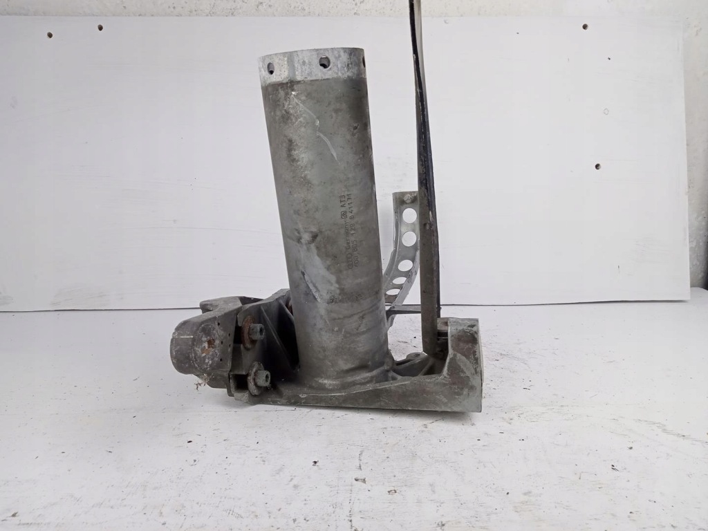 фото №1, Audi a8 d2 зона деформації 4d0805129b