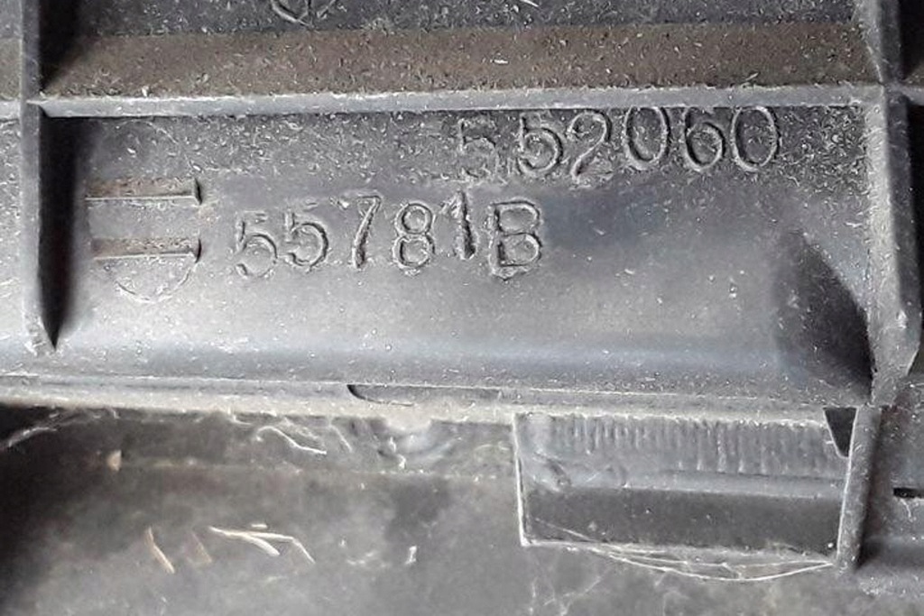 фото №9, Пластик двірник передніх toyota yaris verso _p2_ 5578252070 1.3l